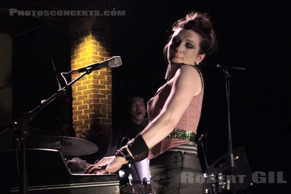 MY BRIGHTEST DIAMOND - 2007-10-02 - PARIS - La Maroquinerie - Shara Worden